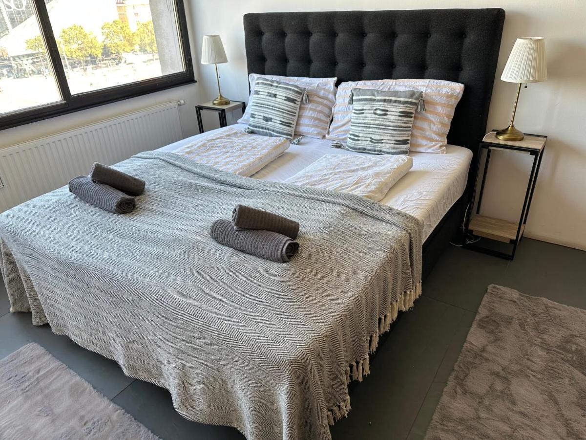 Apartment Am Schwedenplatz Виена Екстериор снимка